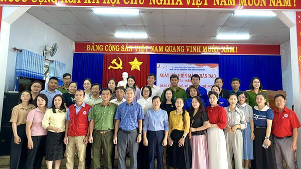 SÔI NỔI NGÀY HỘI HIẾN MÁU TÌNH NGUYỆN ĐỢT I NĂM 2025 TẠI PHƯỜNG ĐĂK BLA, TỈNH QUẢNG NGÃI