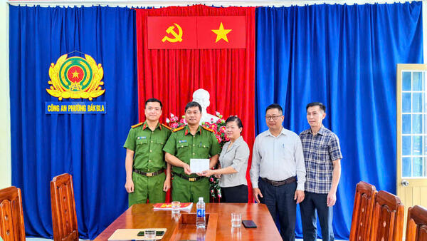 Khen thưởng lực lượng Công an thực hiện nhiệm vụ trấn áp tội phạm